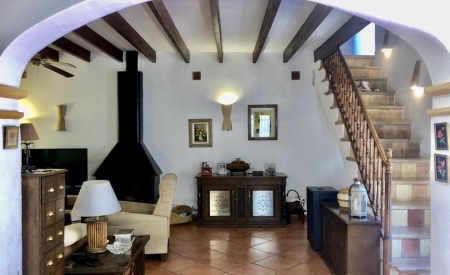 For sale - Townhouse in the centre of Andratx with guest apartment