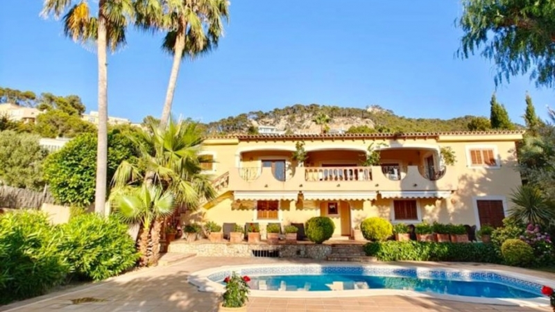 For sale in Puerto Andratx - Spacious villa close to the port