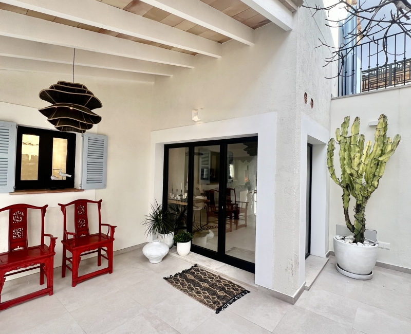 For sale in S'Arracó - Modernised townhouse in ideal location 