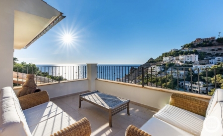 For sale - Spacious penthouse with superb views 