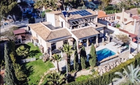 For sale - Spacious family villa close to the sea 