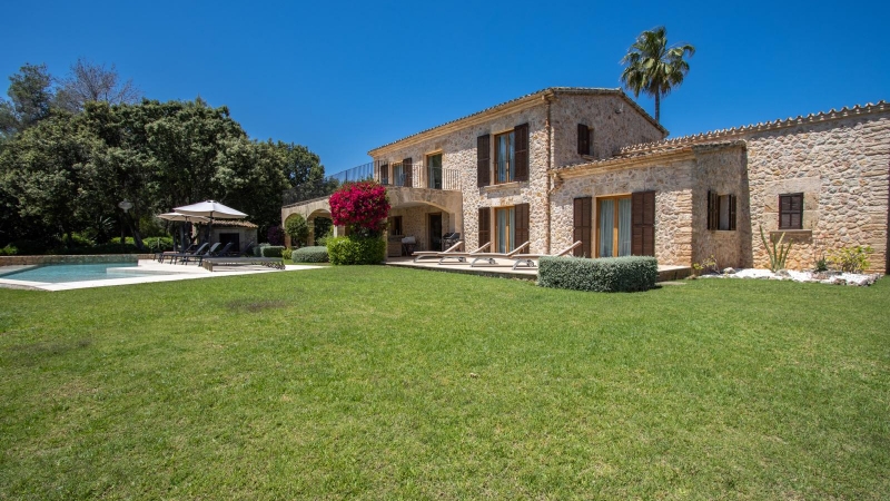For sale in Pollensa - Private Country House with Holiday Rental Licence