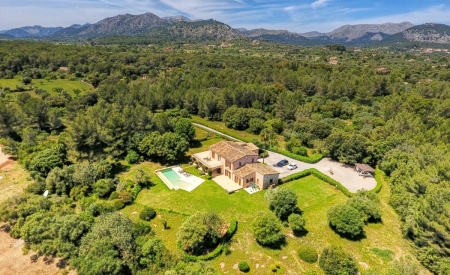 For sale - Spacious Country House near Pollensa 