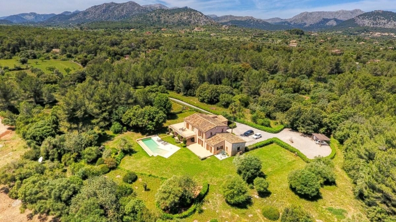 For sale in Pollensa - Private Country House with Holiday Rental Licence