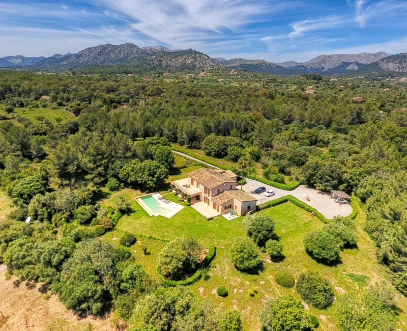 For sale in Pollensa - Private Country House with Holiday Rental Licence