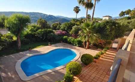 For sale - EXCLUSIVE LISTING Finca style villa with beautiful garden within walking distance to Puerto Andratx